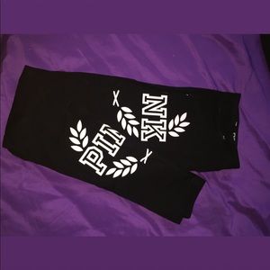 PINK Victoria’s Secret leggings.